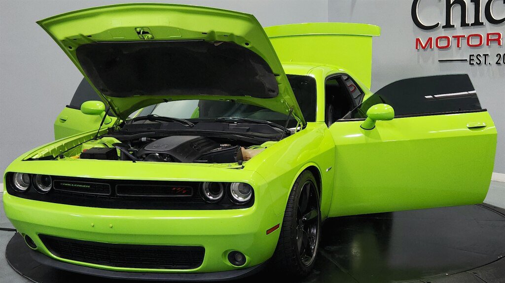 Used 2015 Dodge Challenger R/T w/ Quick Order Package 22B R/T RWD image 16