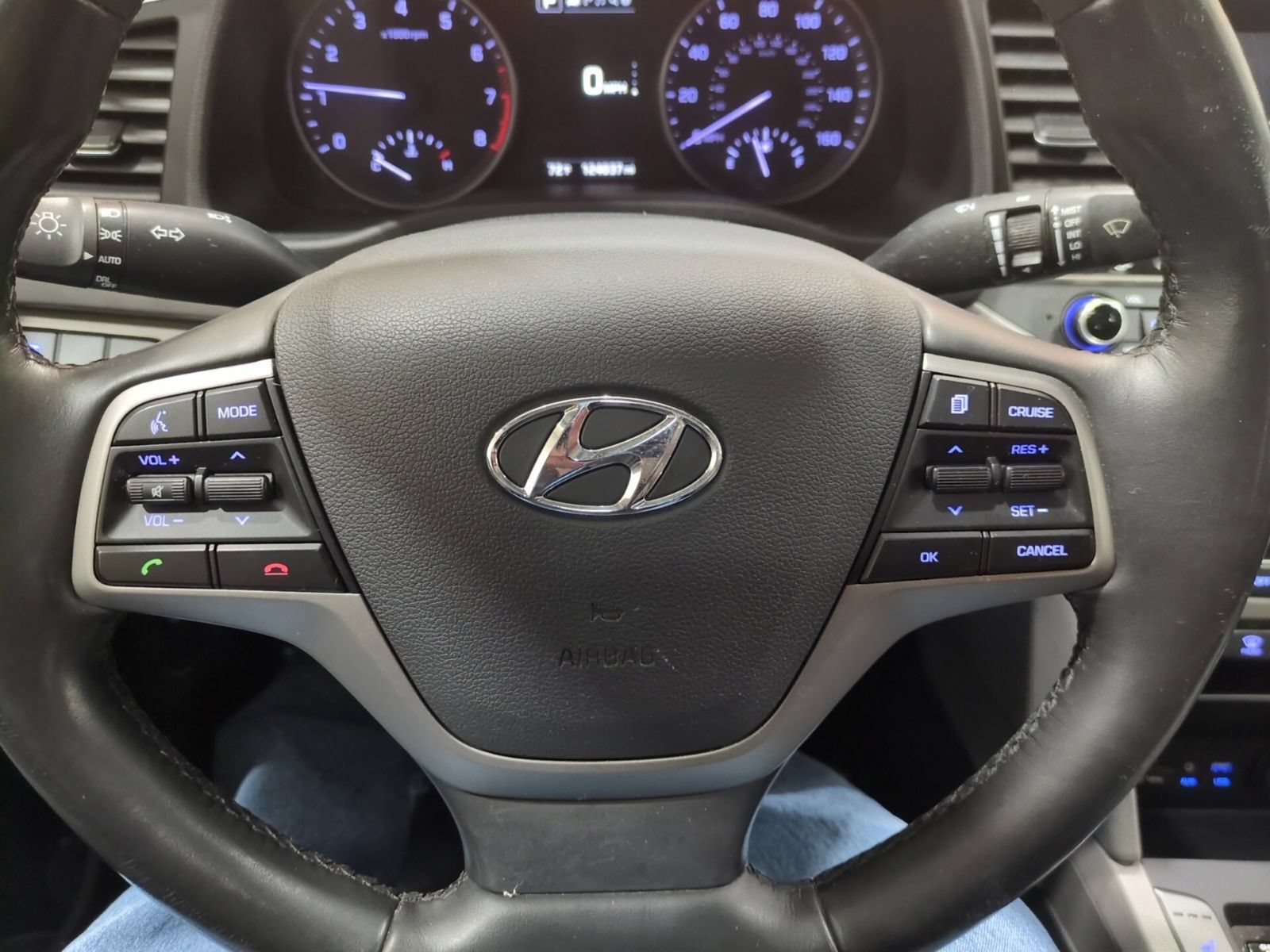 Used 2017 Hyundai Elantra Limited w/ Limited Tech Package 04 FWD image 17