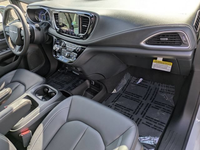 New 2026 Chrysler Pacifica Select w/ S Appearance Package FWD image 29