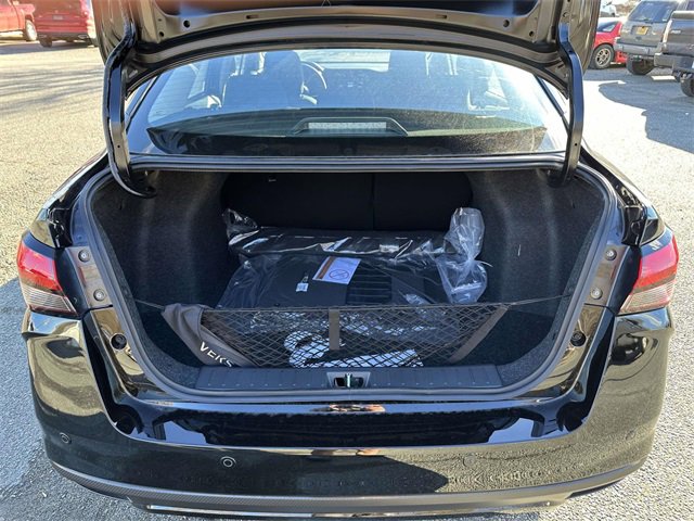 New 2025 Nissan Versa SR w/ Trunk Package image 12