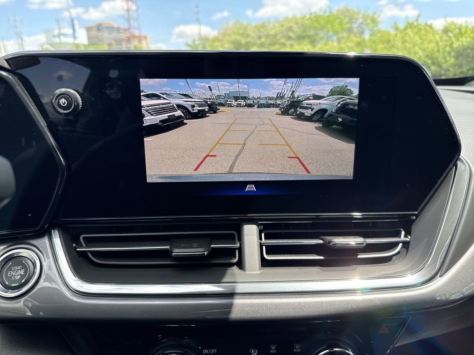 Used 2026 Chevrolet Trax ACTIV w/ Sunroof Package FWD image 19
