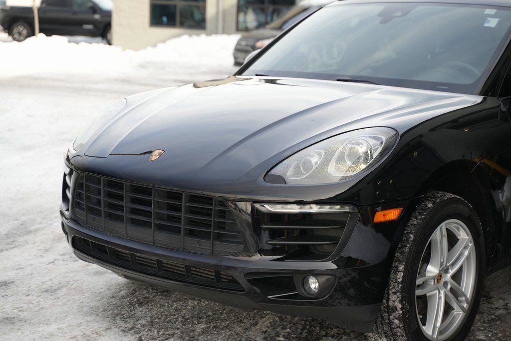 Used 2017 Porsche Macan w/ Driver Memory Package image 8