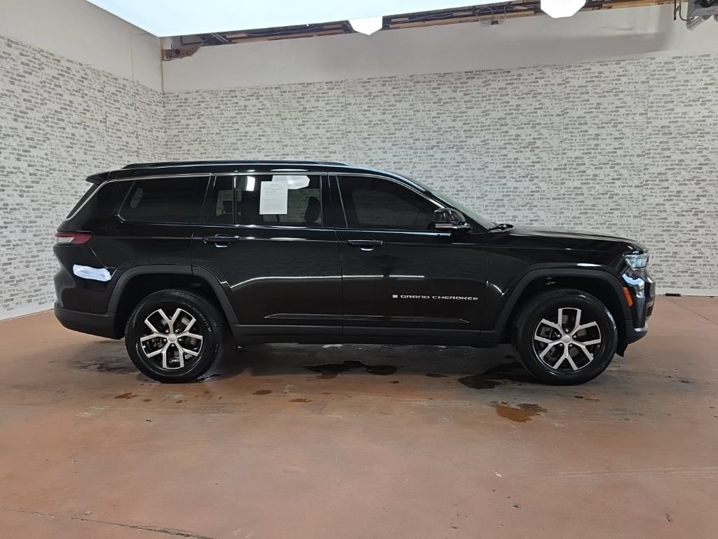 Used 2024 Jeep Grand Cherokee L Limited AWD/4WD image 6