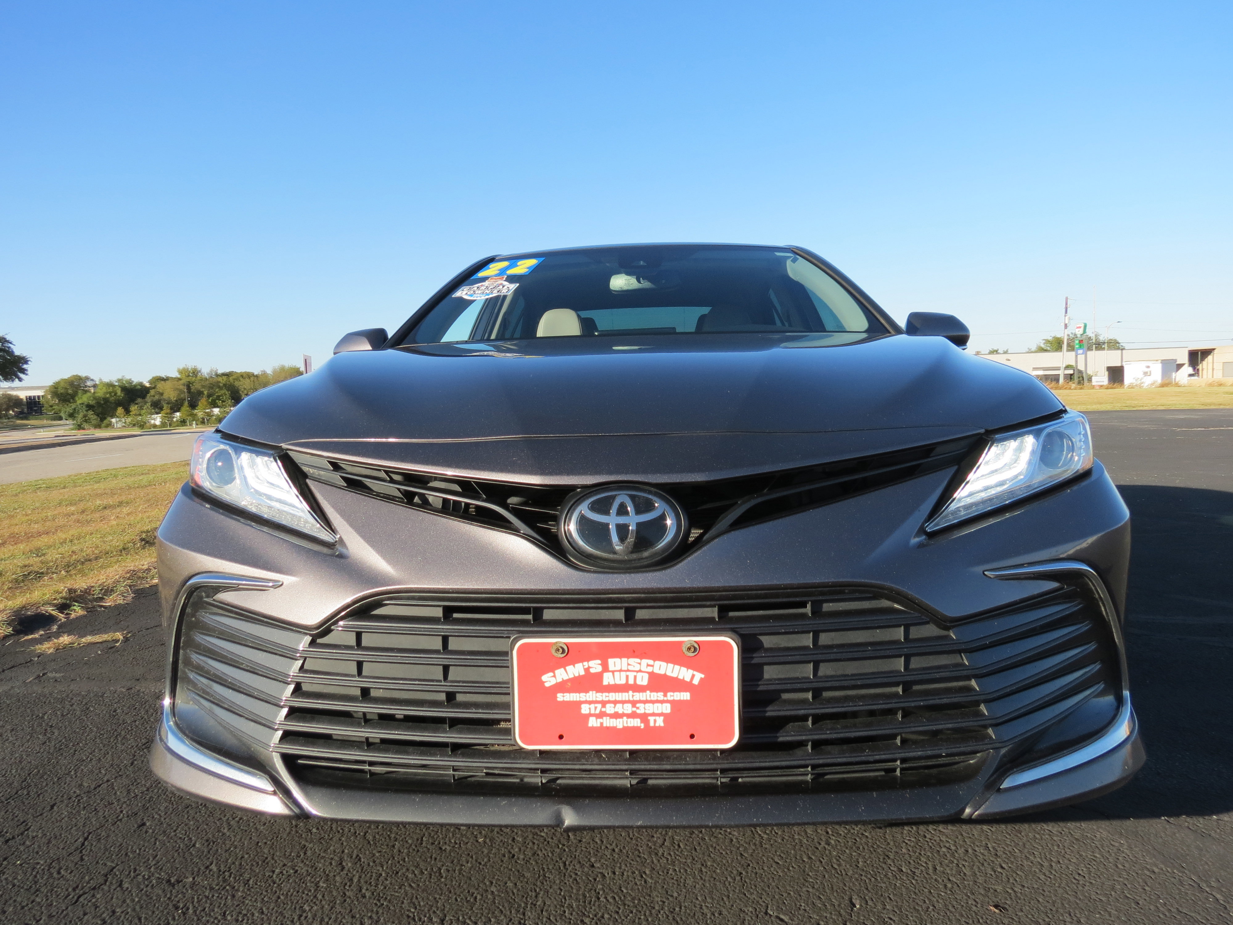 Used 2022 Toyota Camry XLE image 6