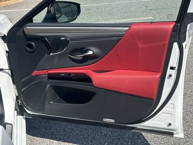 Used 2024 Lexus ES 300h F Sport w/ Accessory Package (Z2) image 18