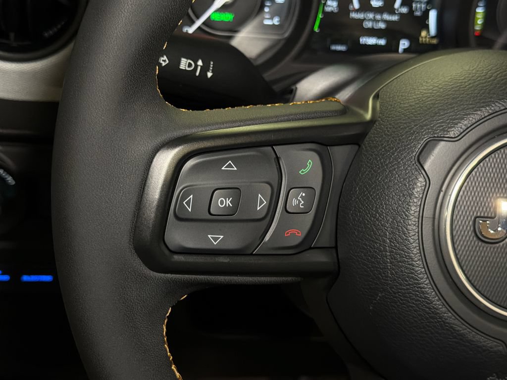 Used 2024 Jeep Wrangler Unlimited AWD/4WD image 27