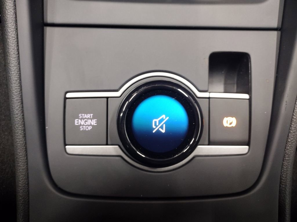 New 2025 Volkswagen Tiguan SE image 24