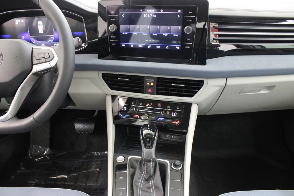 New 2026 Volkswagen Jetta SE FWD image 18