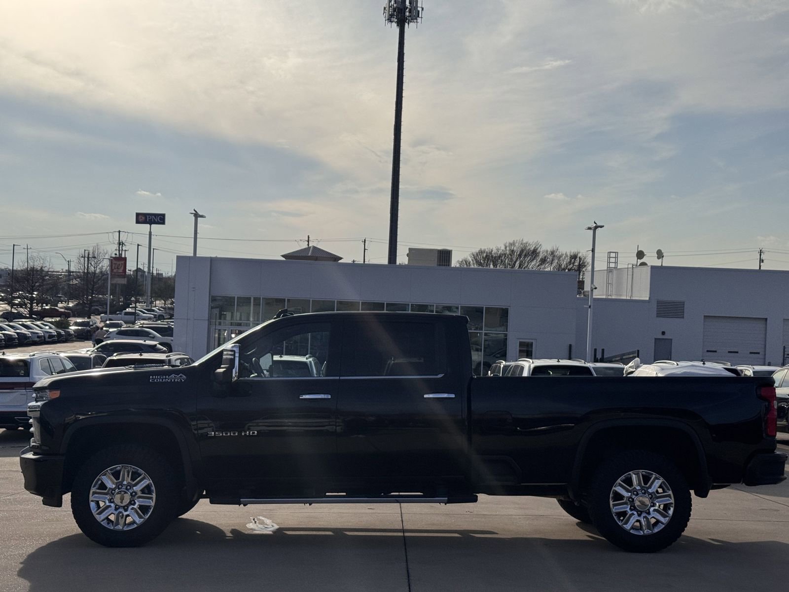 Used 2022 Chevrolet Silverado 3500 High Country image 7