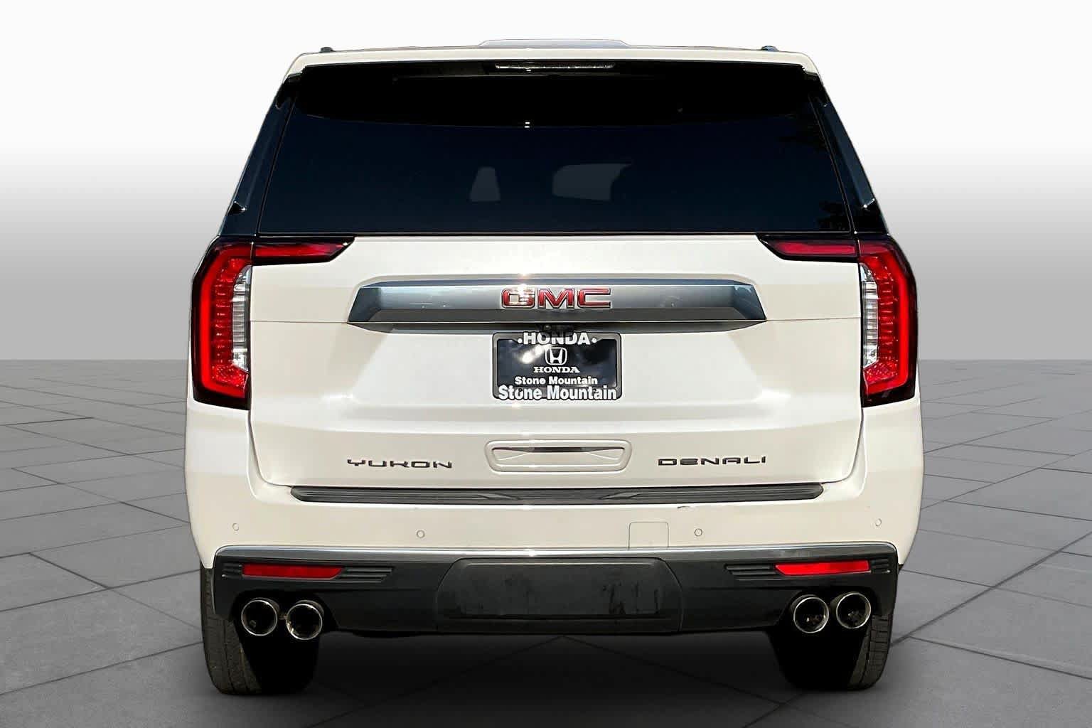 Used 2024 GMC Yukon XL Denali w/ Denali Reserve Package AWD/4WD image 5