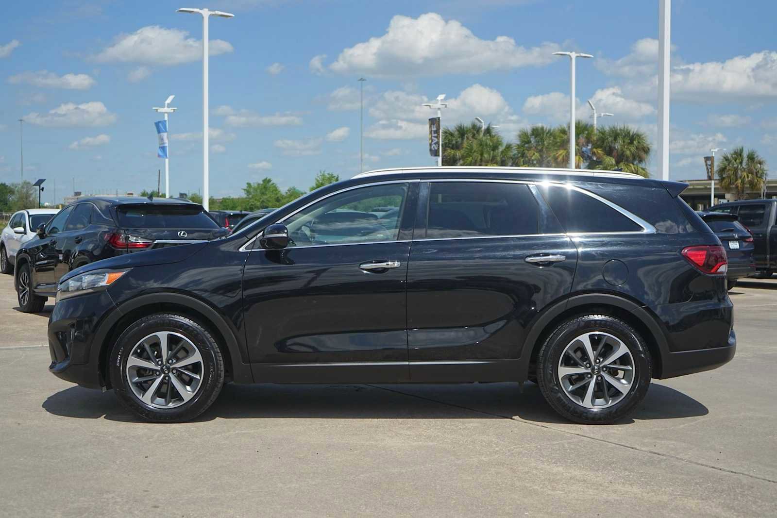 Used 2019 Kia Sorento EX image 3