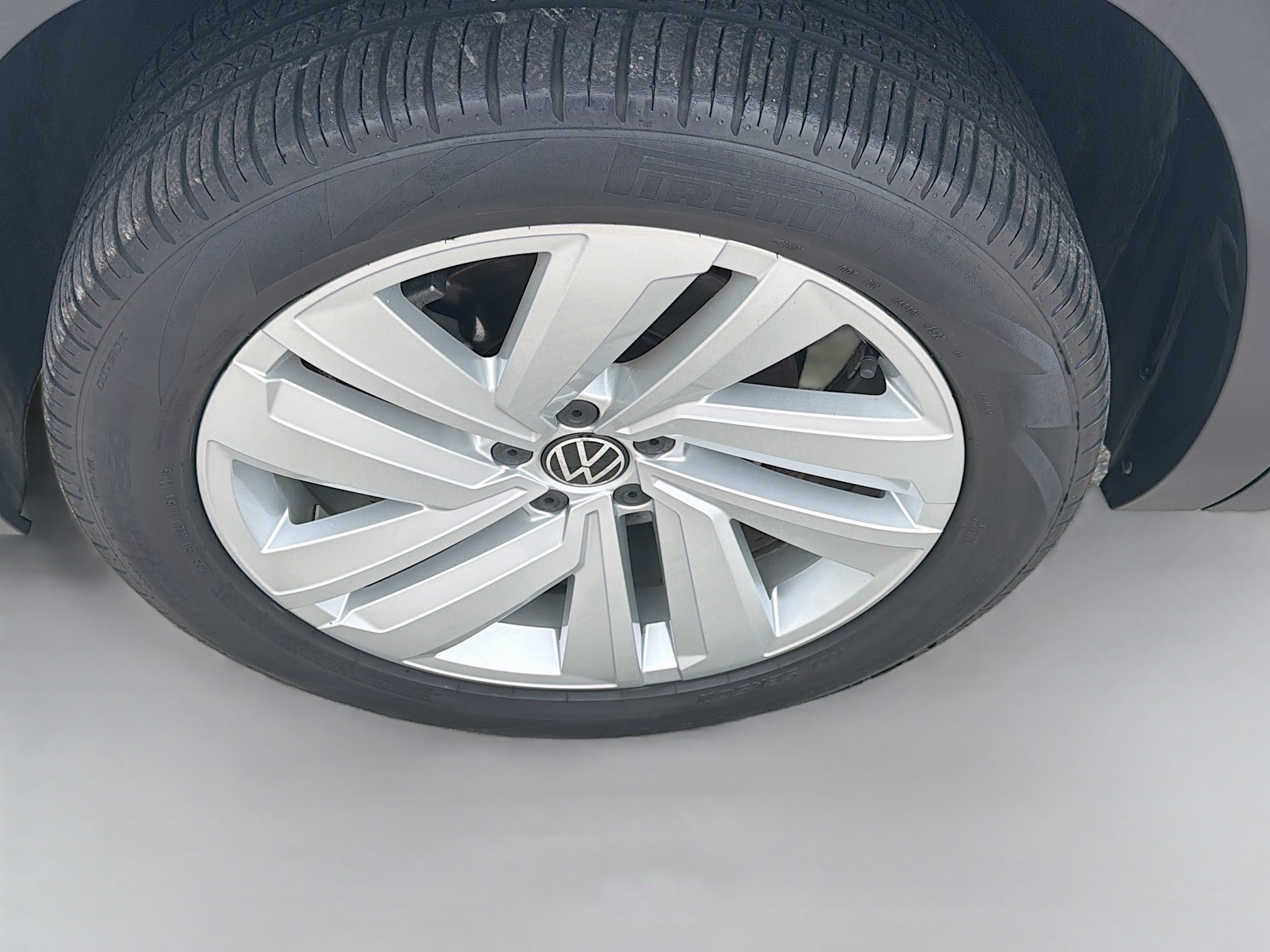 Certified 2022 Volkswagen Atlas Cross Sport SE image 36