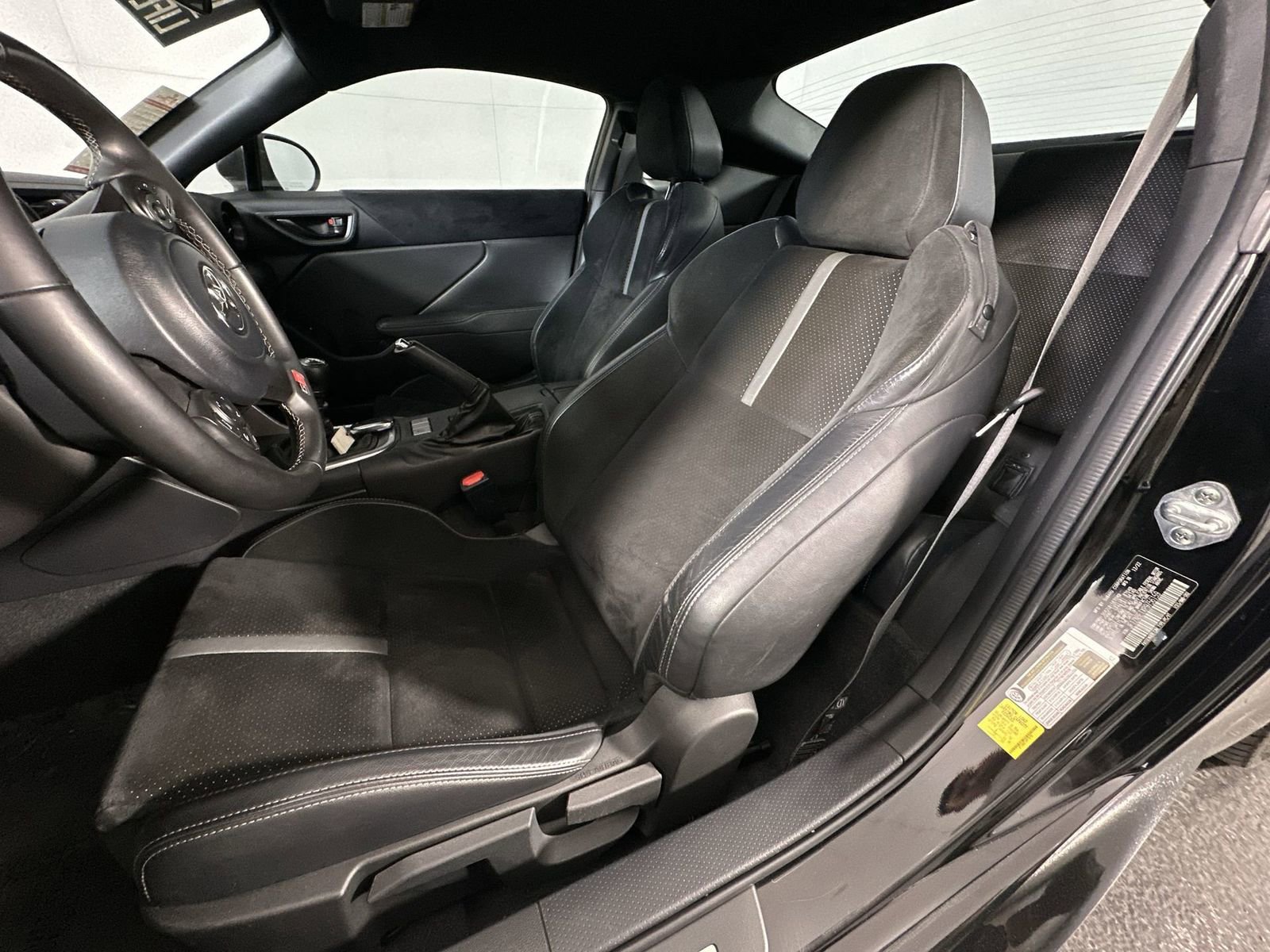 Used 2023 Toyota GR86 Premium w/ ALL Weather Mat Package (TMS) image 11