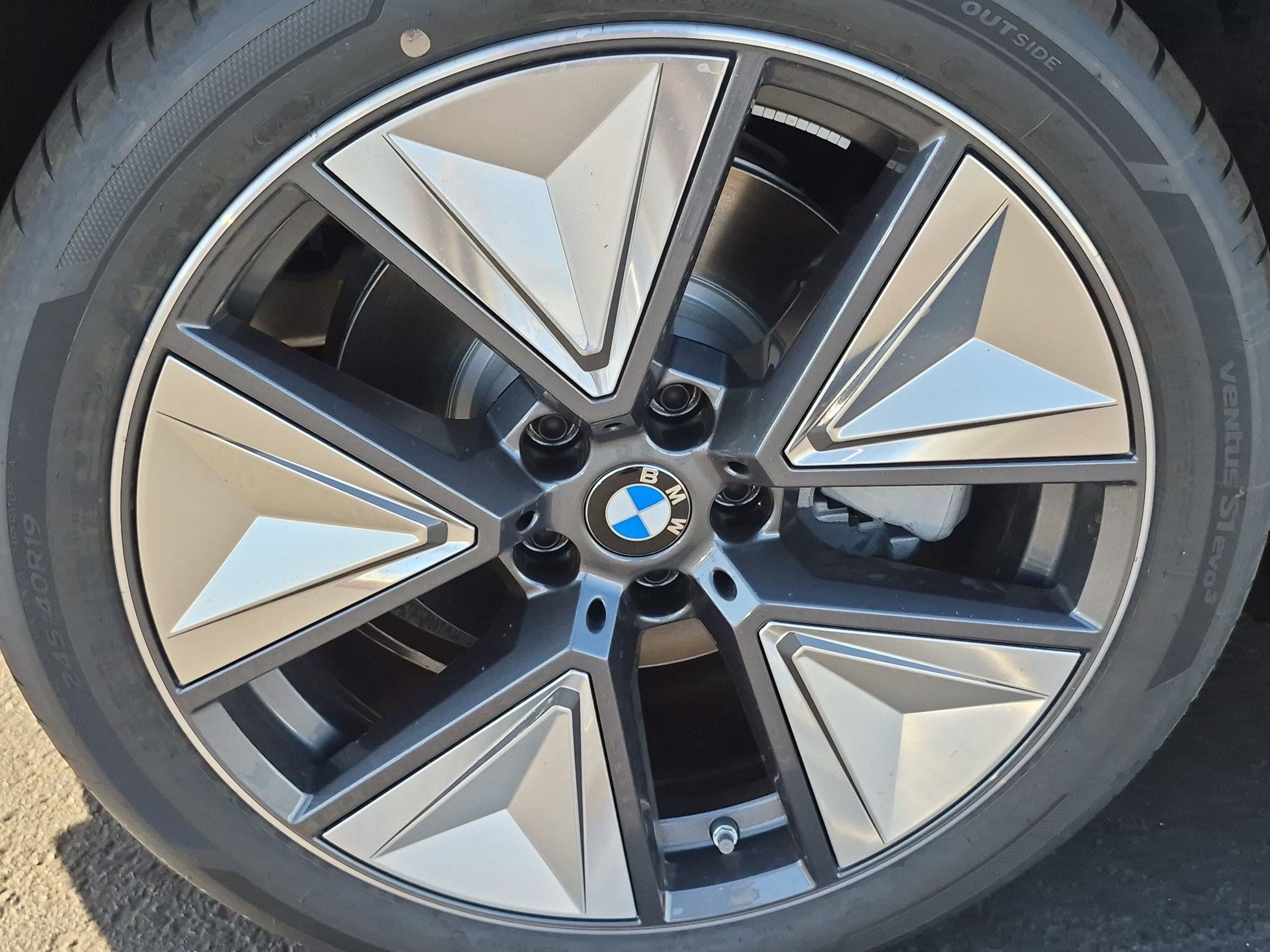 New 2026 BMW i4 eDrive40 w/ Parking Assistance Package RWD image 13