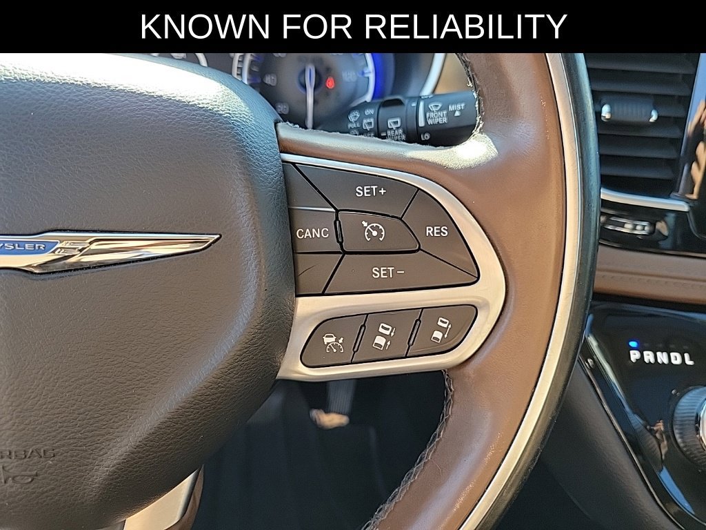 Used 2017 Chrysler Pacifica Limited w/ UConnect Theater Package FWD image 24
