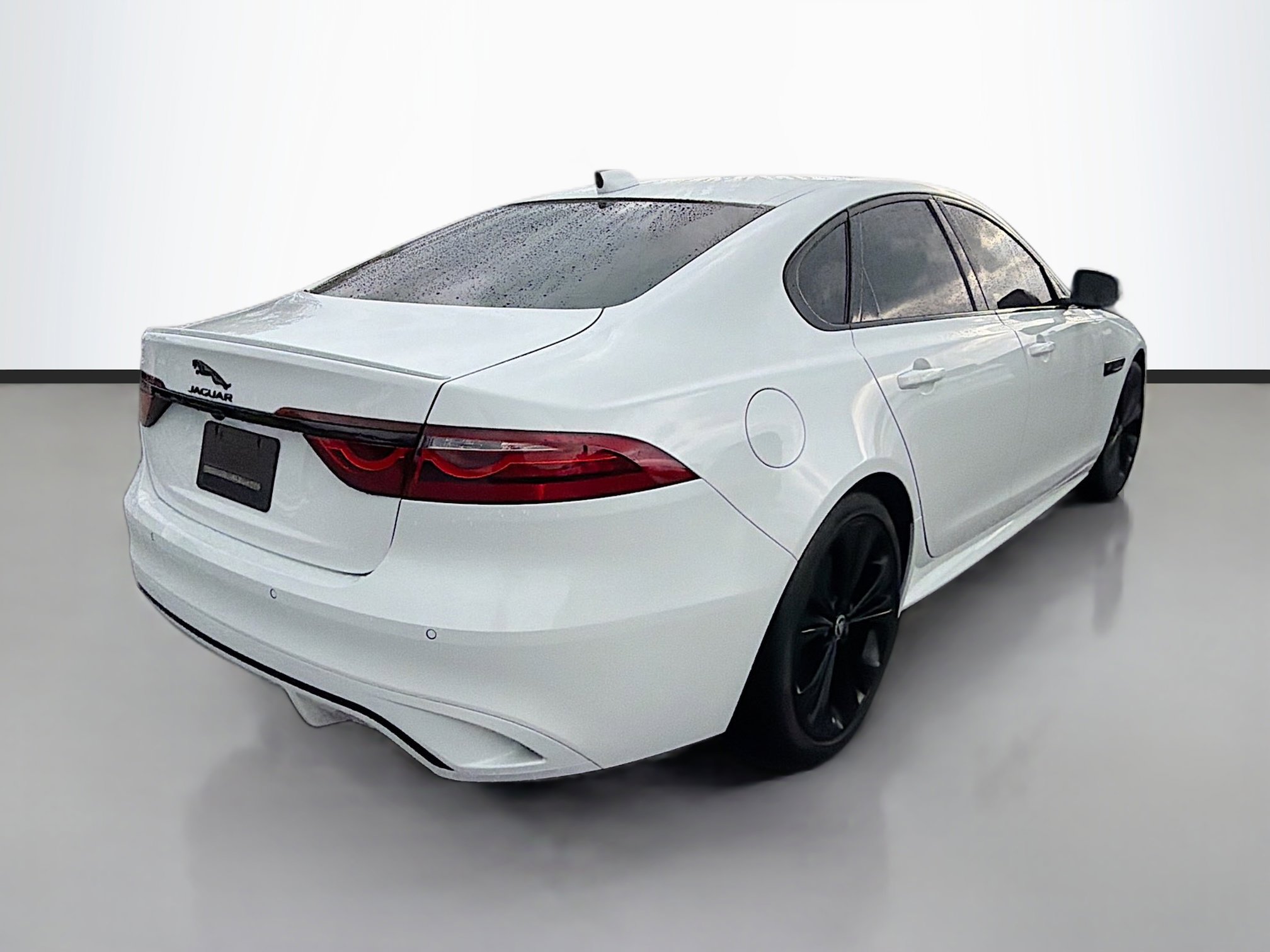 Used 2024 Jaguar XF R-Dynamic SE image 5