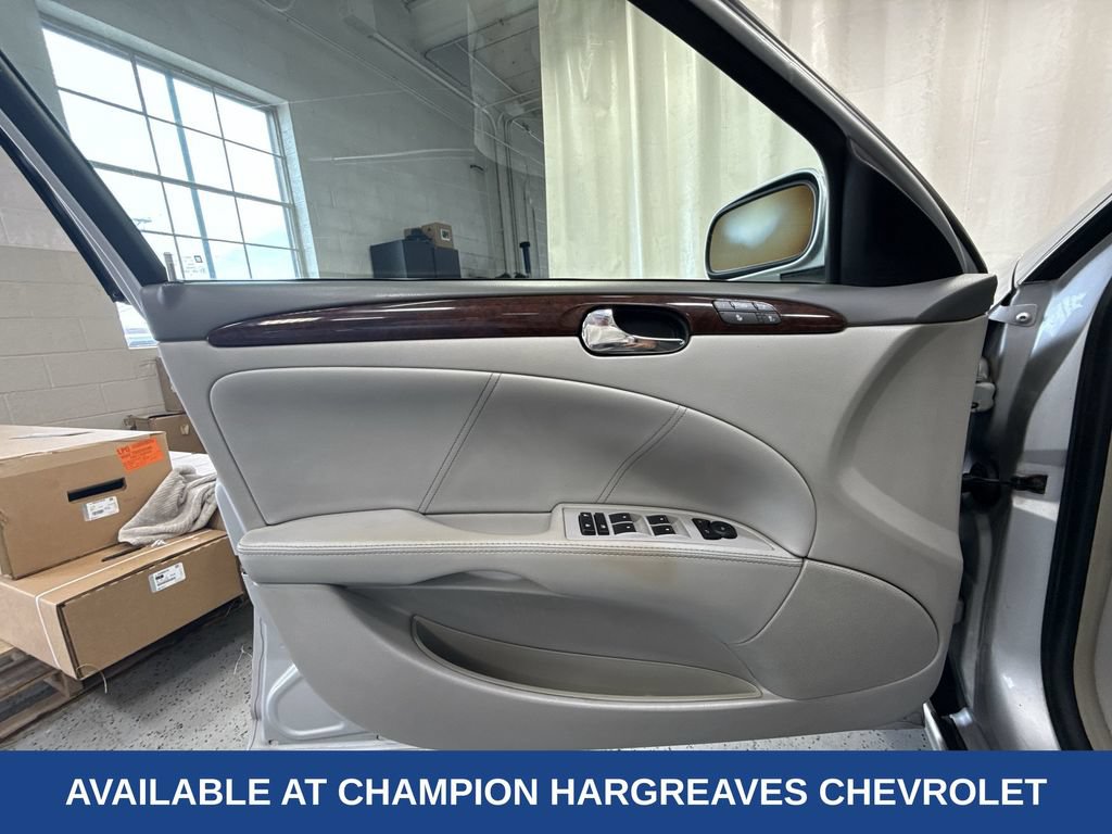 Used 2011 Buick Lucerne CXL FWD image 30