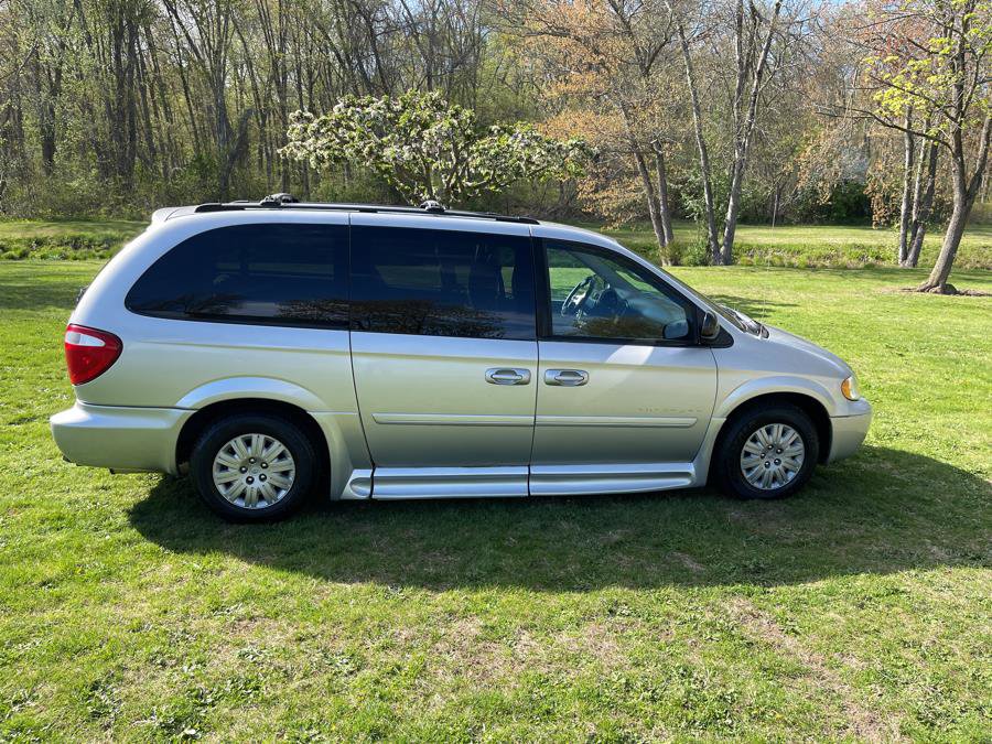 Used 2005 Chrysler Town & Country LX w/ Popular Equipment Group II image 3