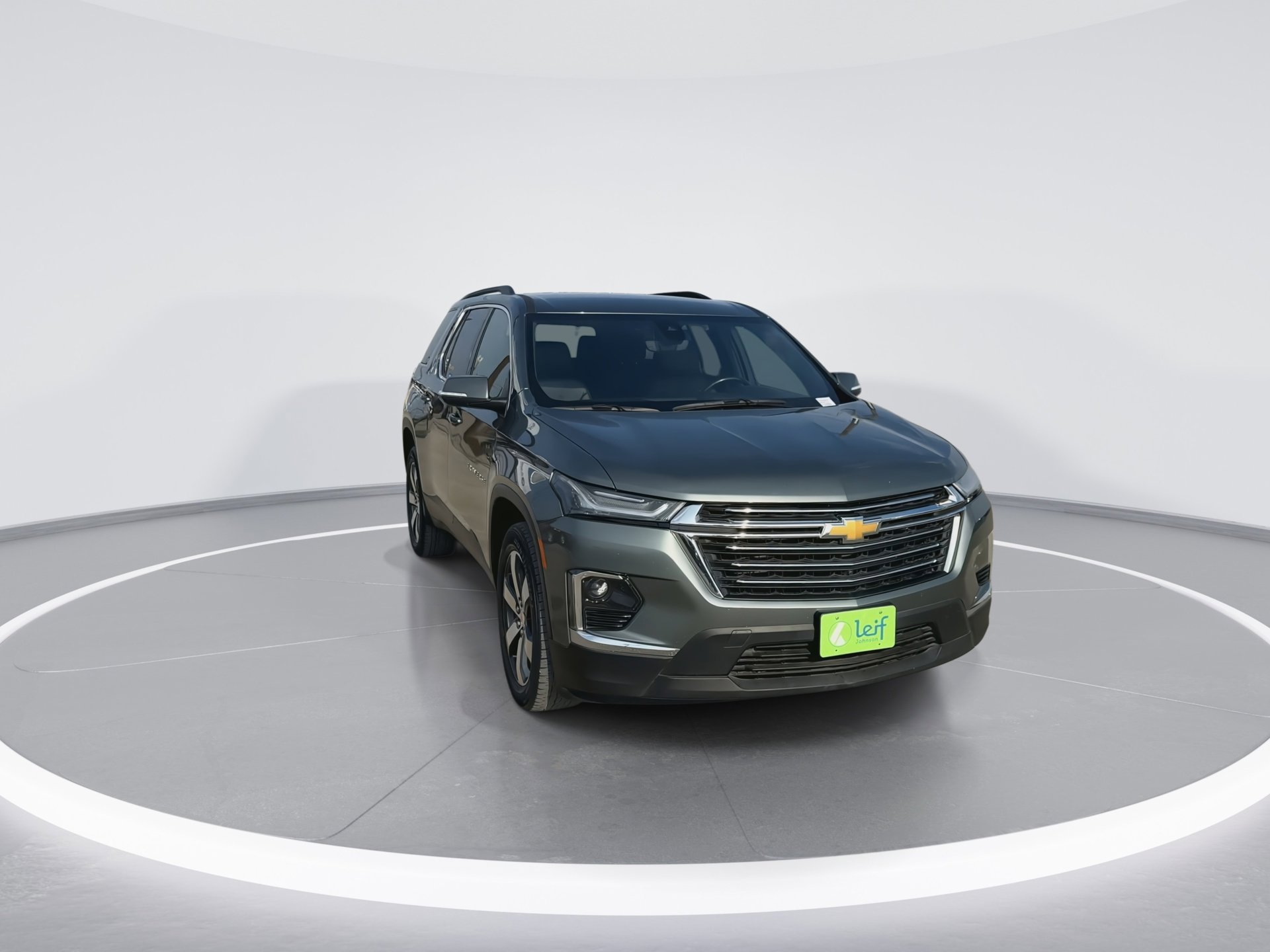 Used 2022 Chevrolet Traverse LT w/ LT Premium Package image 3