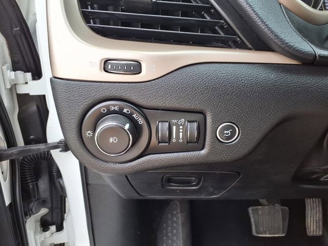 Used 2017 Jeep Cherokee 75th Anniversary image 15