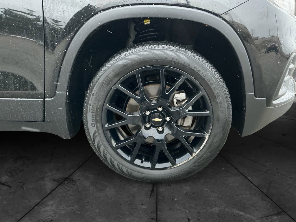 Used 2022 Chevrolet Trax LT w/ Midnight Edition image 14