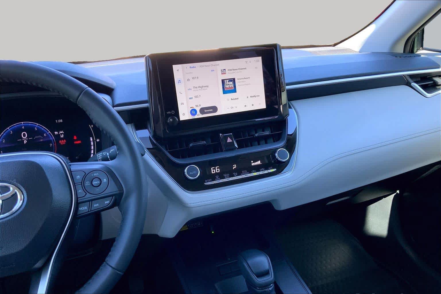 Used 2026 Toyota Corolla Cross LE FWD image 7
