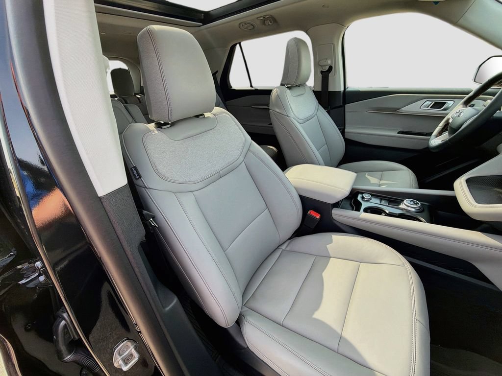New 2026 Ford Explorer Active w/ Active Comfort Package AWD/4WD image 32