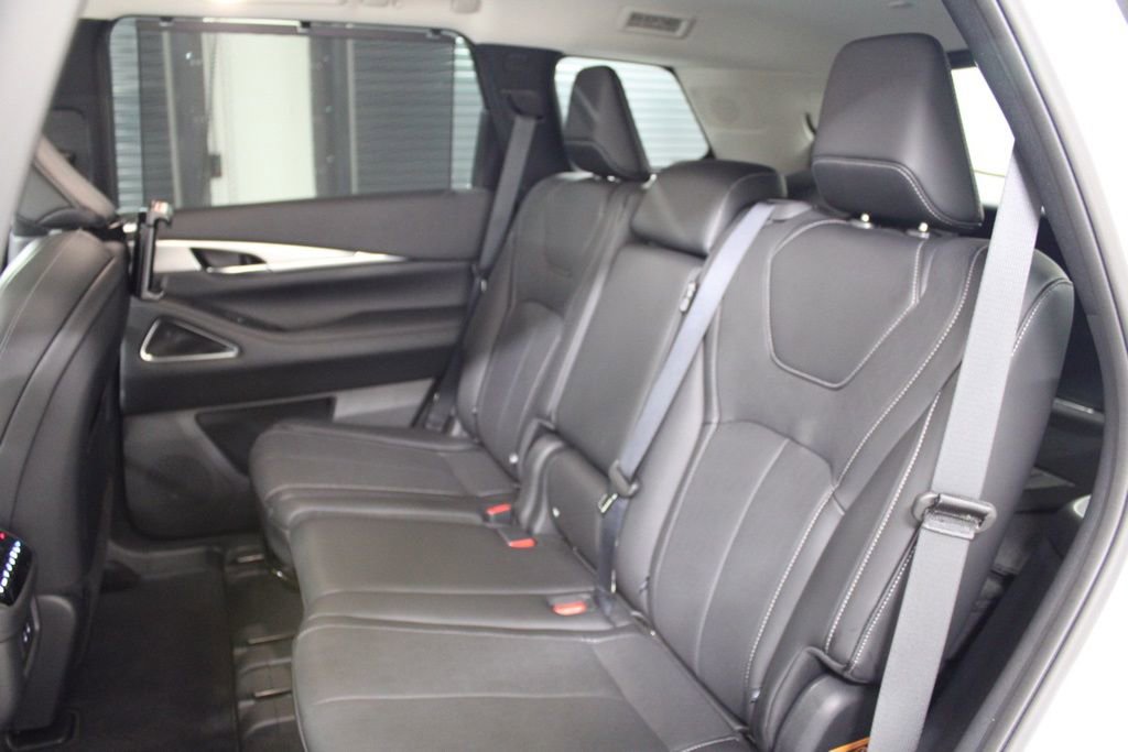 Certified 2026 INFINITI QX60 Luxe w/ Family Package AWD/4WD image 36