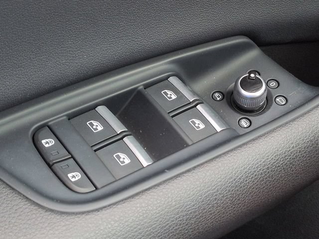Used 2021 Audi Q7 3.0T Premium AWD/4WD image 31