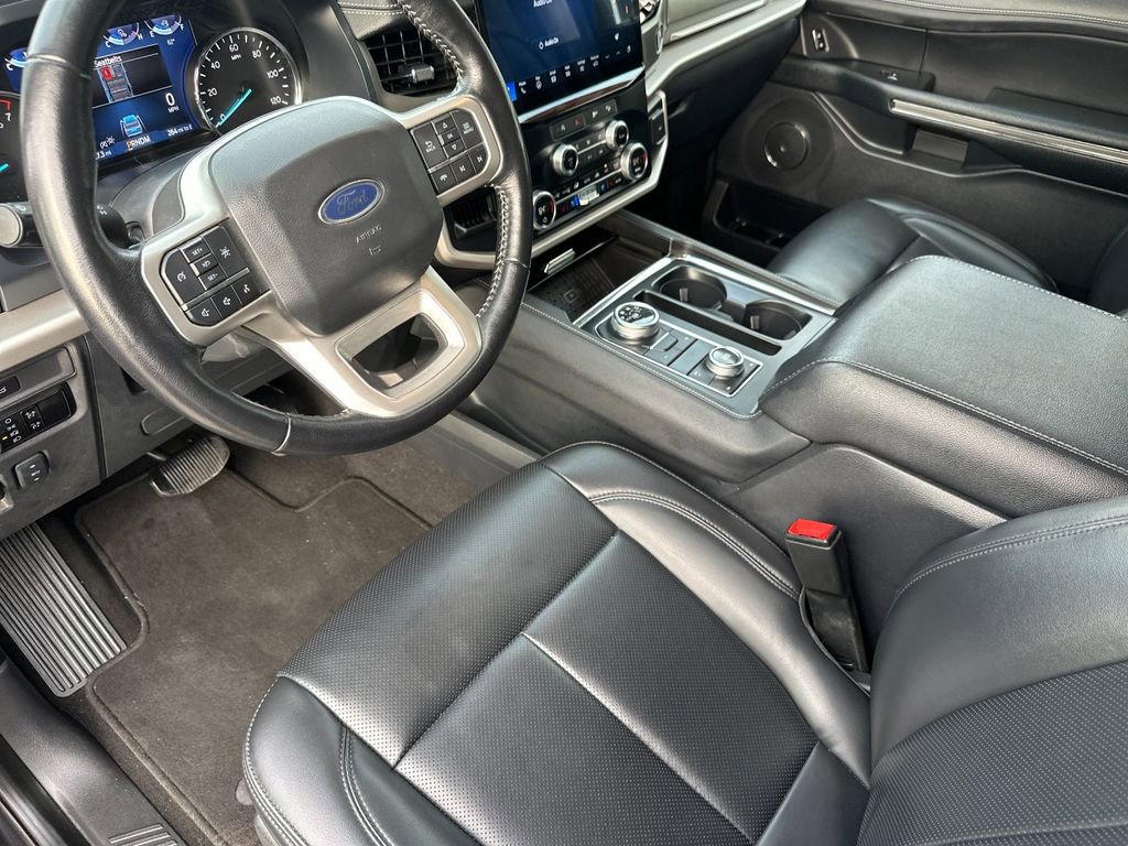 Used 2024 Ford Expedition Max XLT image 9