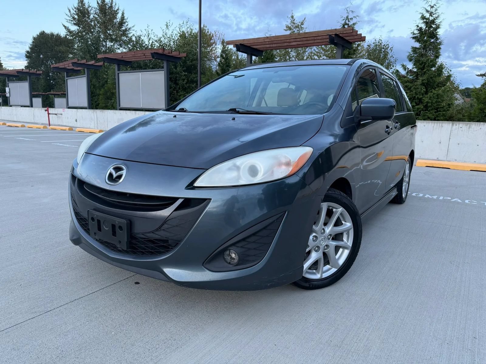 Used 2012 MAZDA MAZDA5 Touring w/ Moonroof & Audio Pkg FWD image 1