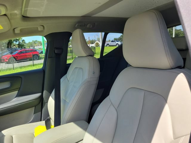 Used 2024 Volvo XC40 B5 Plus w/ Protection Package Premier AWD/4WD image 20