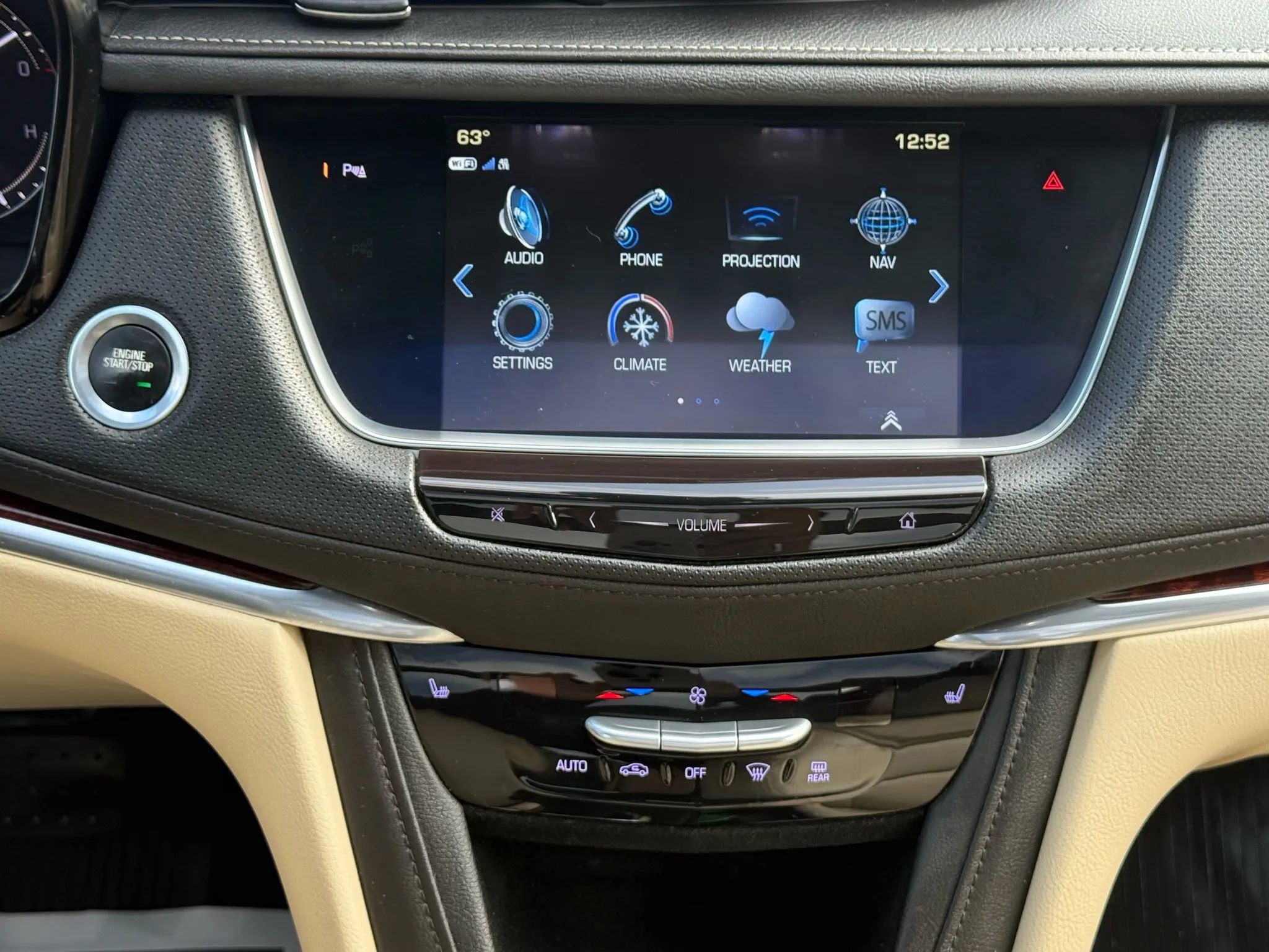 Used 2018 Cadillac XT5 Luxury w/ Driver Awareness Package image 12