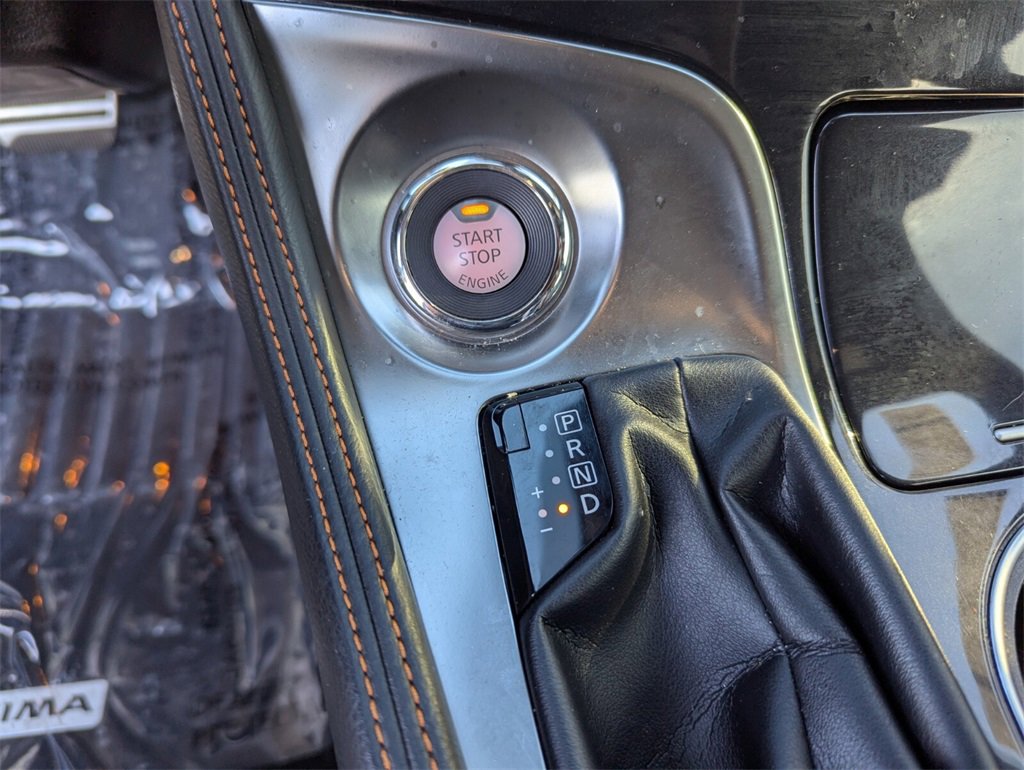 Used 2023 Nissan Maxima SR w/ Sport Mat Group image 24