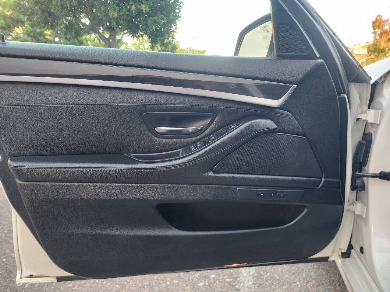 Used 2012 BMW 528i Sedan RWD image 26