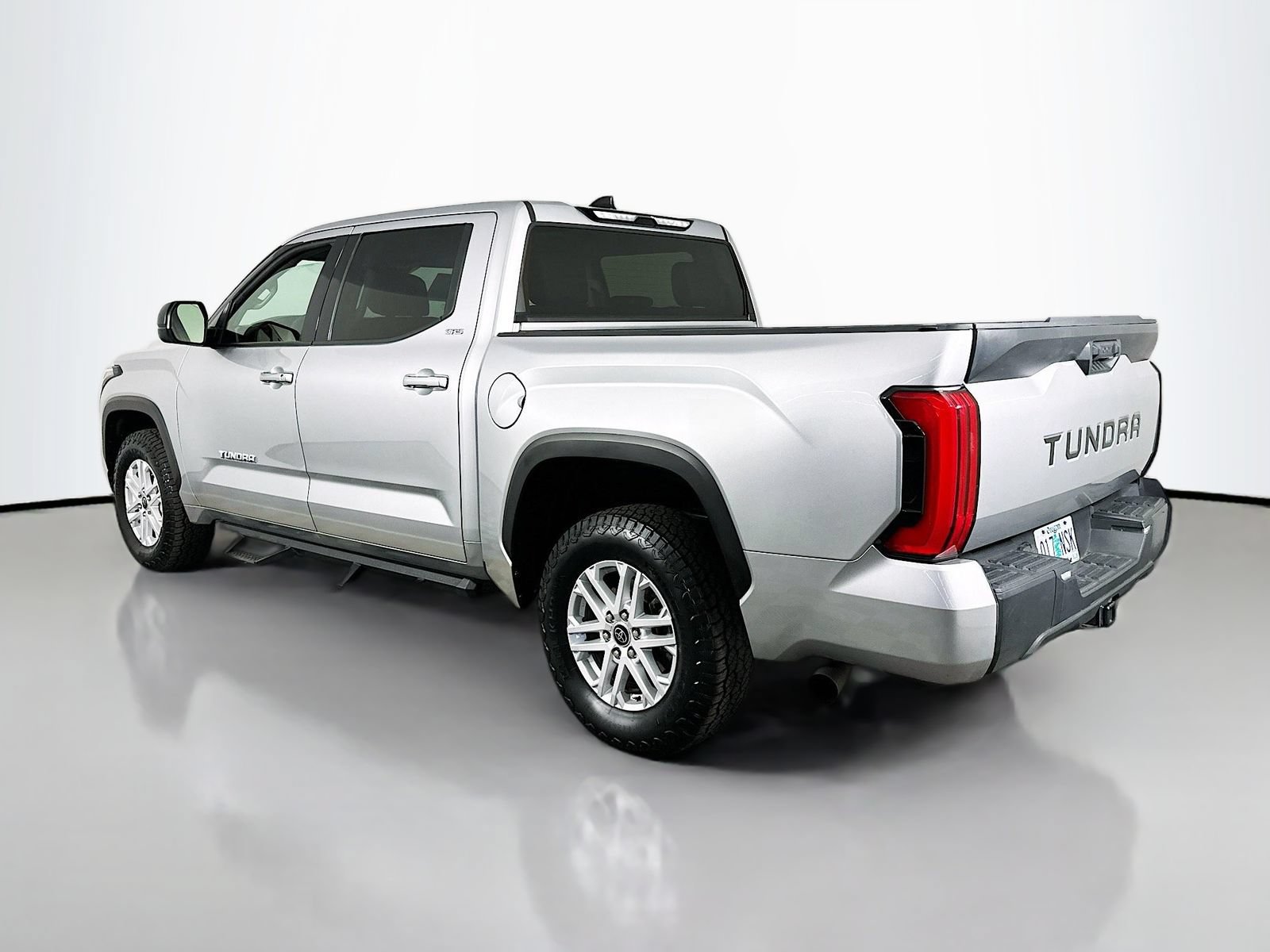 Used 2023 Toyota Tundra SR5 w/ SR5 Premium Package RWD image 5
