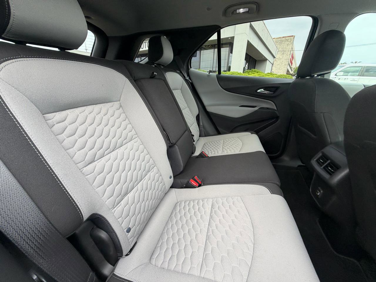 Used 2021 Chevrolet Equinox LS w/ LS Convenience Package FWD image 38