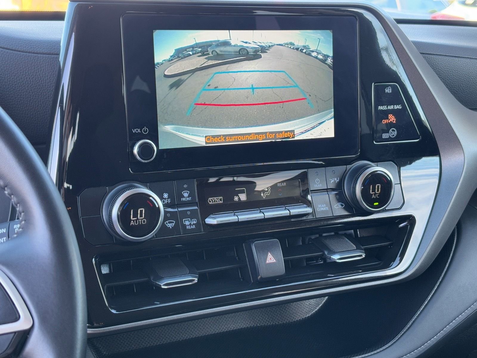 Certified 2025 Toyota Highlander LE image 27