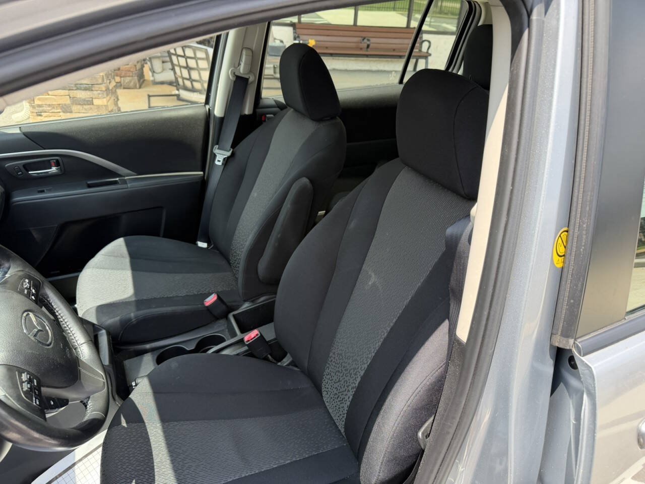 Used 2012 MAZDA MAZDA5 Touring w/ Moonroof & Audio Pkg FWD image 28