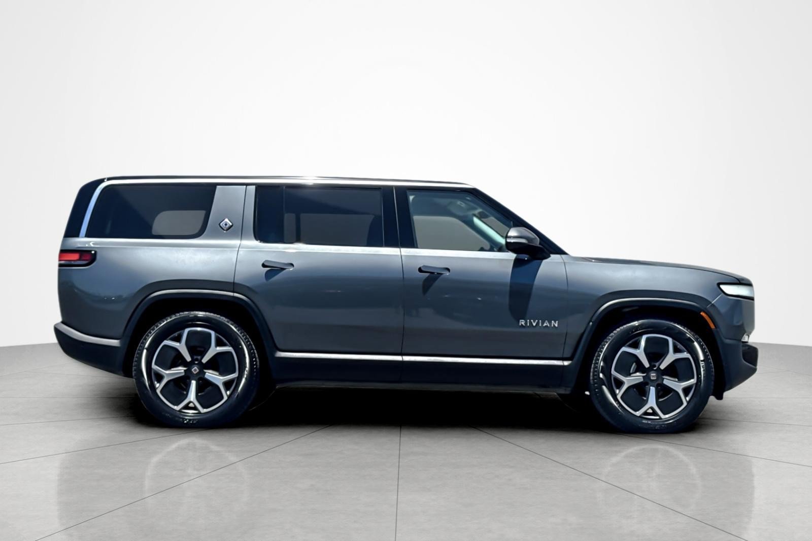 Used 2024 Rivian R1S Adventure AWD/4WD image 6