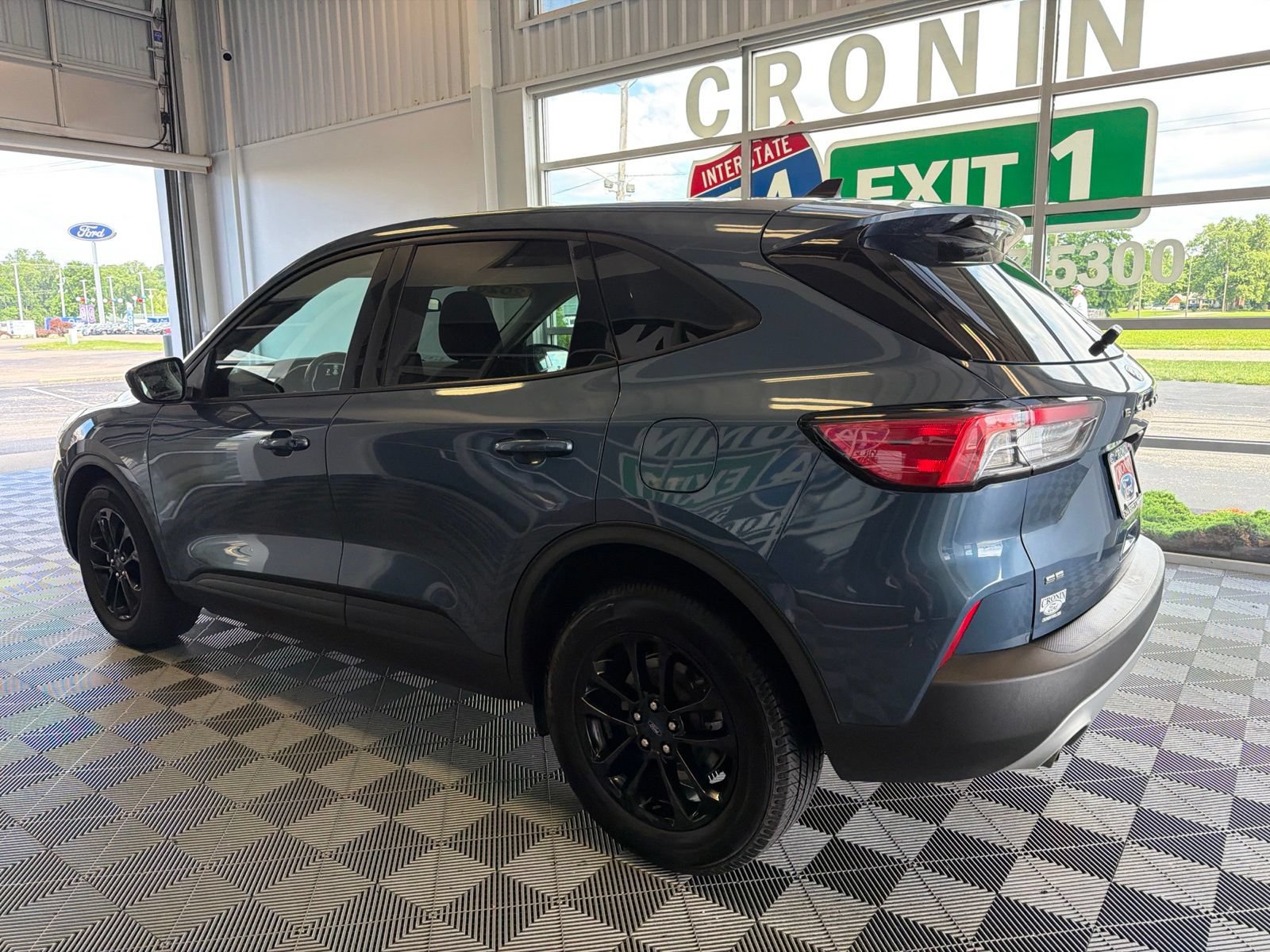 Used 2020 Ford Escape SE Sport FWD image 4