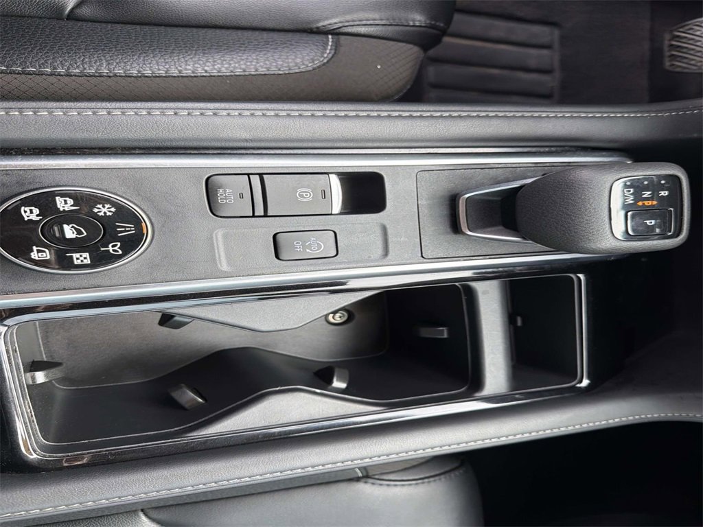 Used 2023 Nissan Pathfinder SL w/ Black Appearance Package image 26