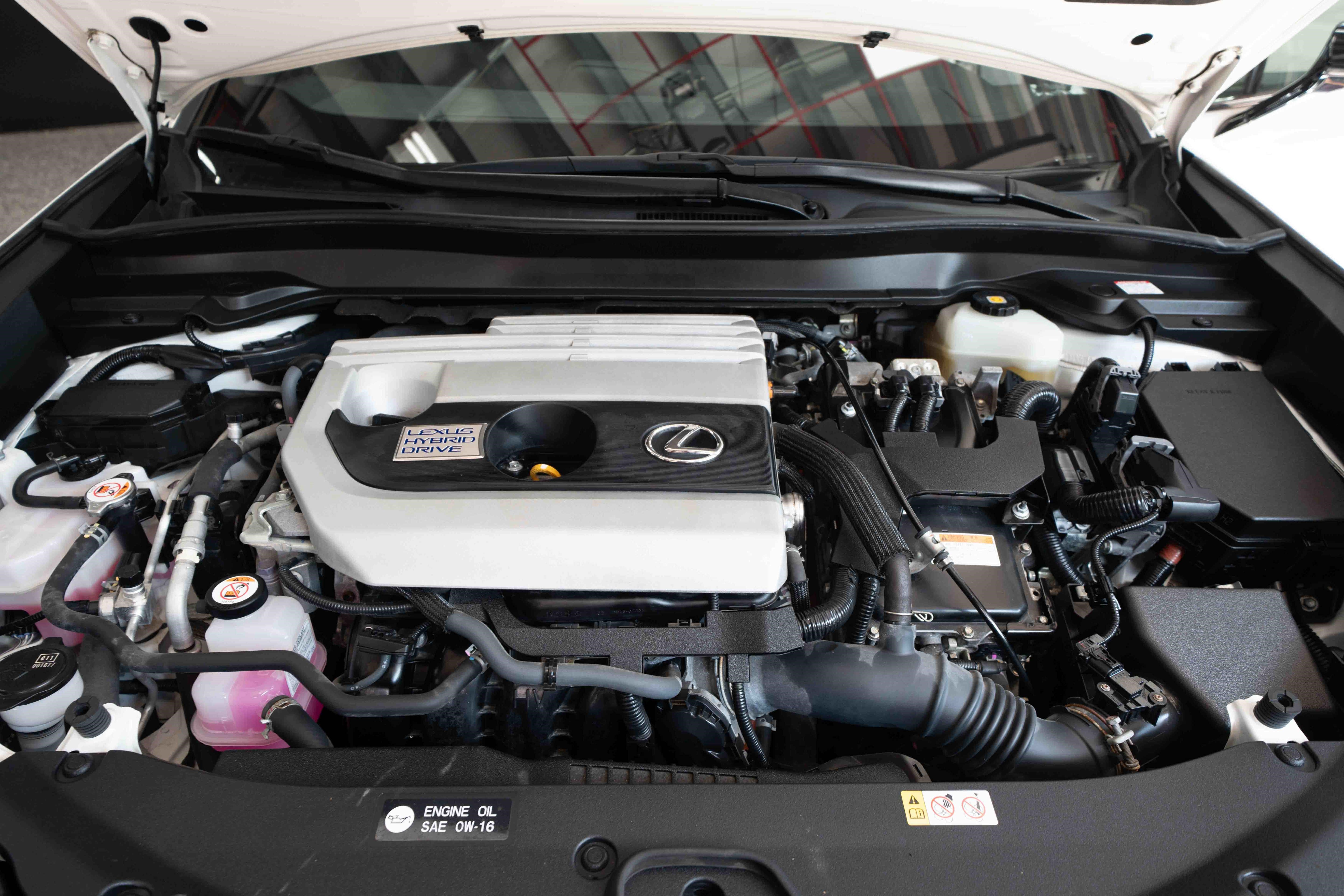 Used 2020 Lexus UX 250h w/ Premium Package AWD/4WD image 31