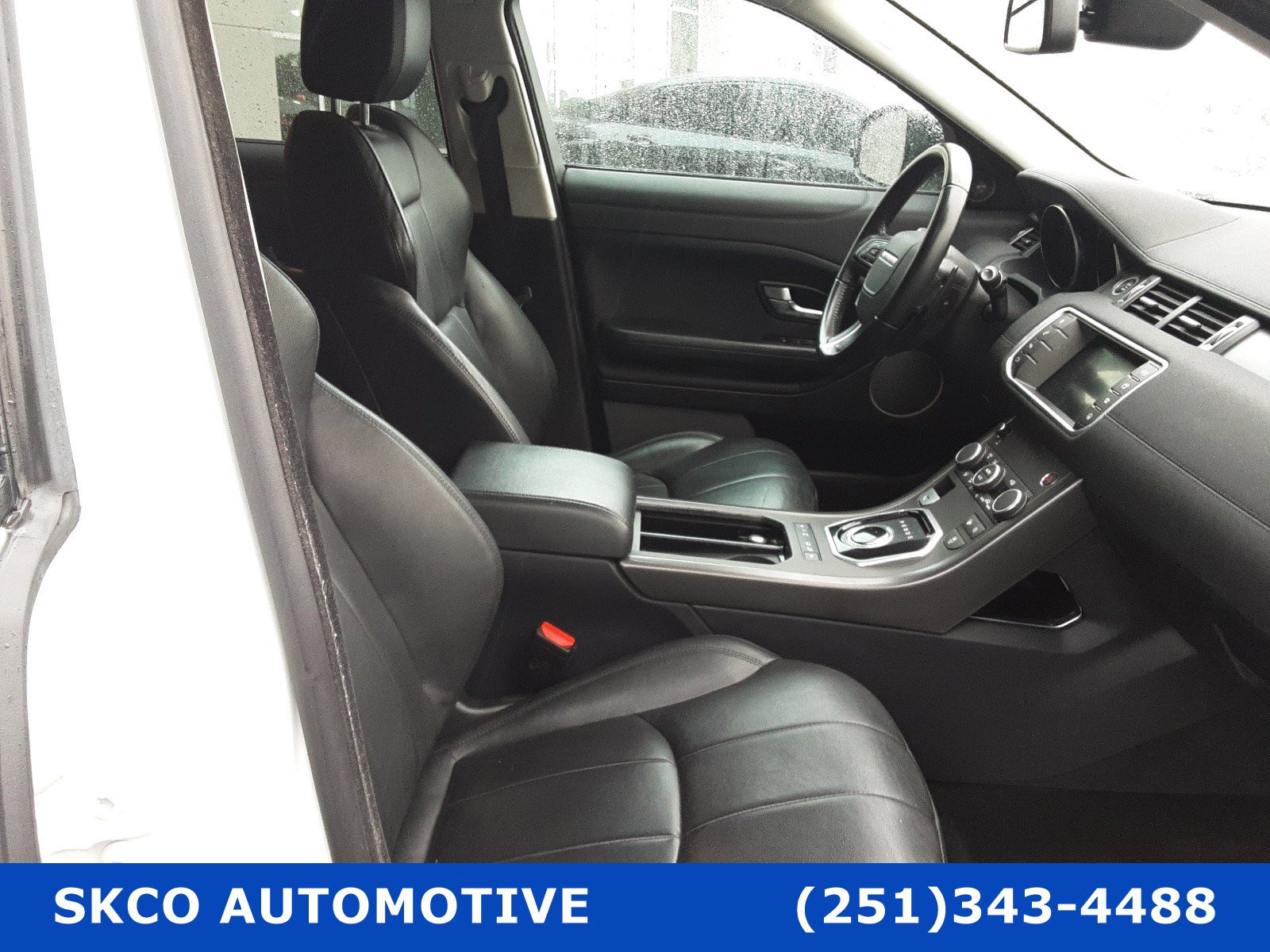 Used 2019 Land Rover Range Rover Evoque SE image 13