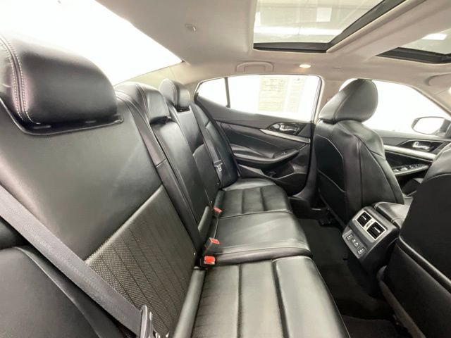 Used 2019 Nissan Maxima SL FWD image 17
