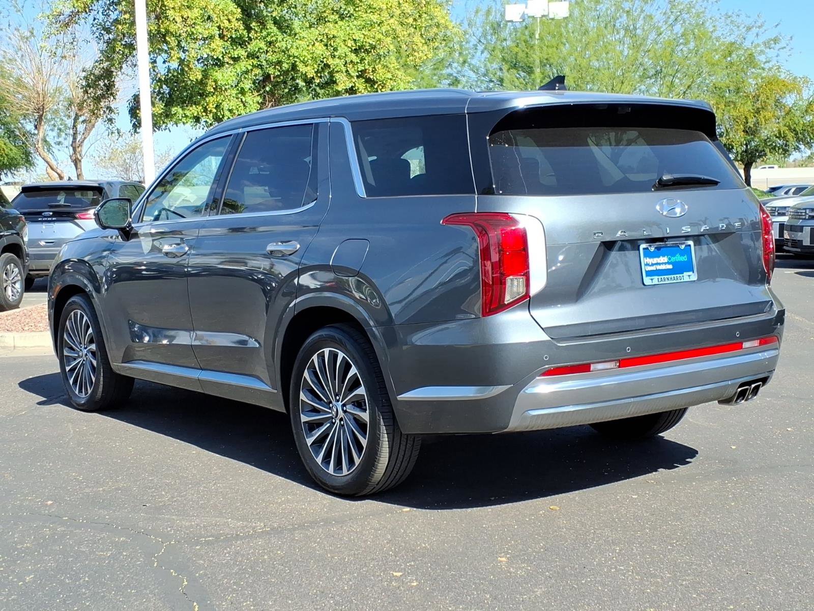 Used 2025 Hyundai Palisade Calligraphy image 3