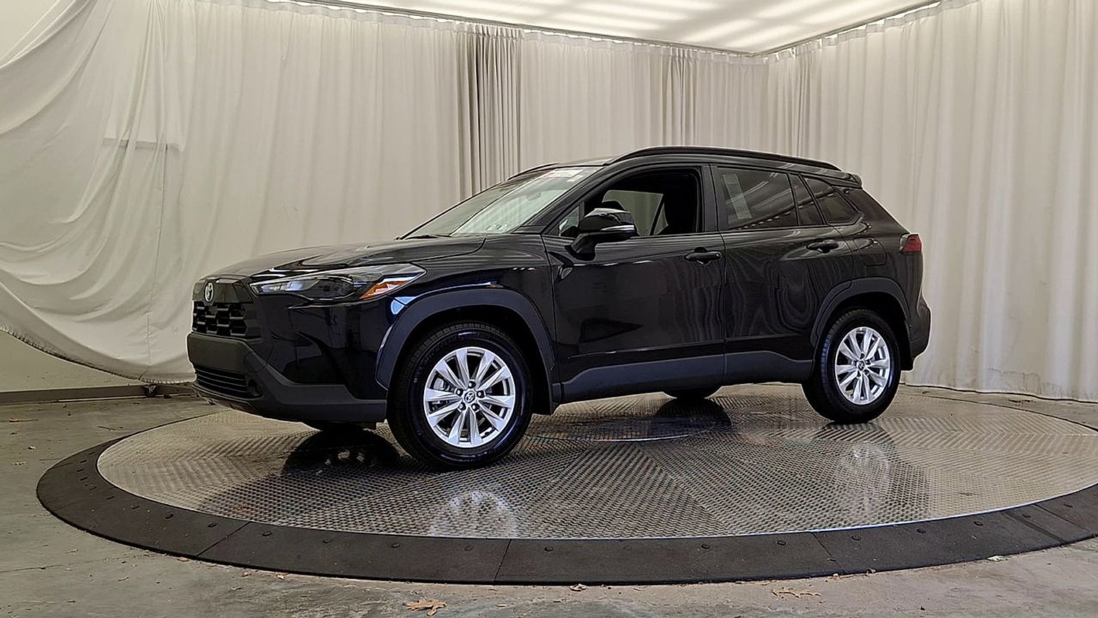 Certified 2026 Toyota Corolla Cross LE AWD/4WD image 3
