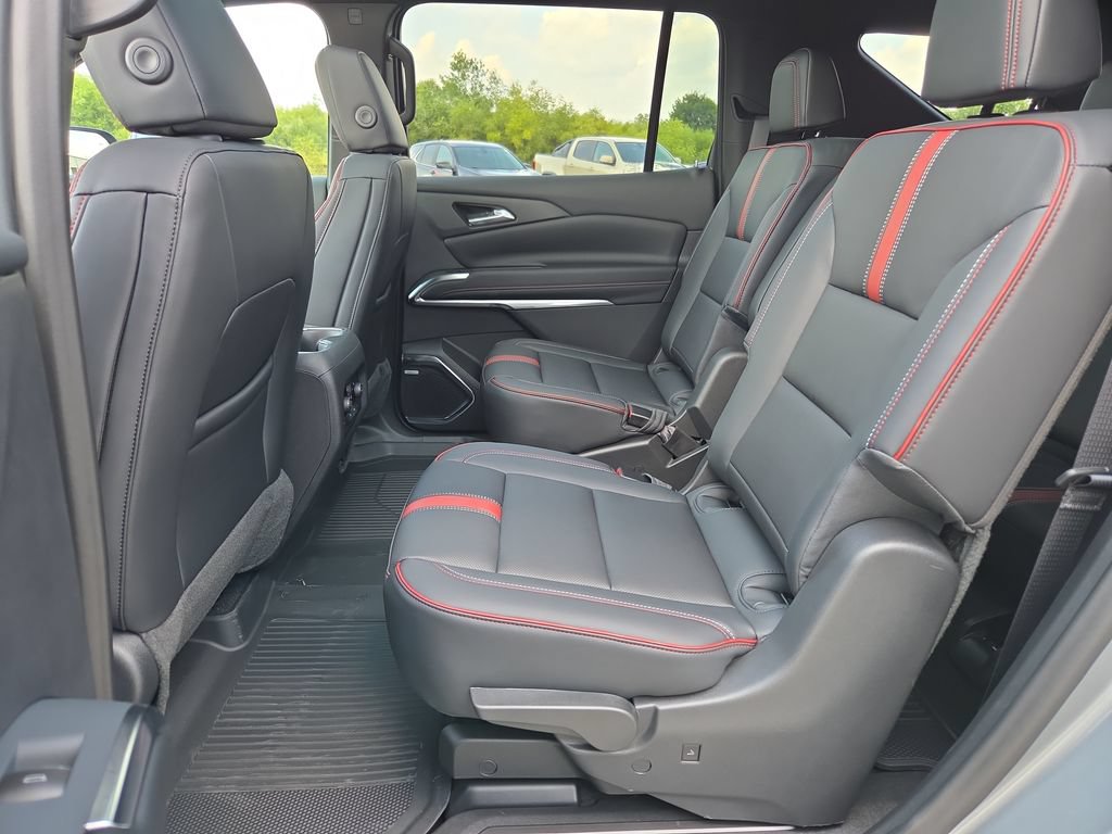 New 2027 Chevrolet Traverse RS w/ LPO, Floor Liner Package AWD/4WD image 28