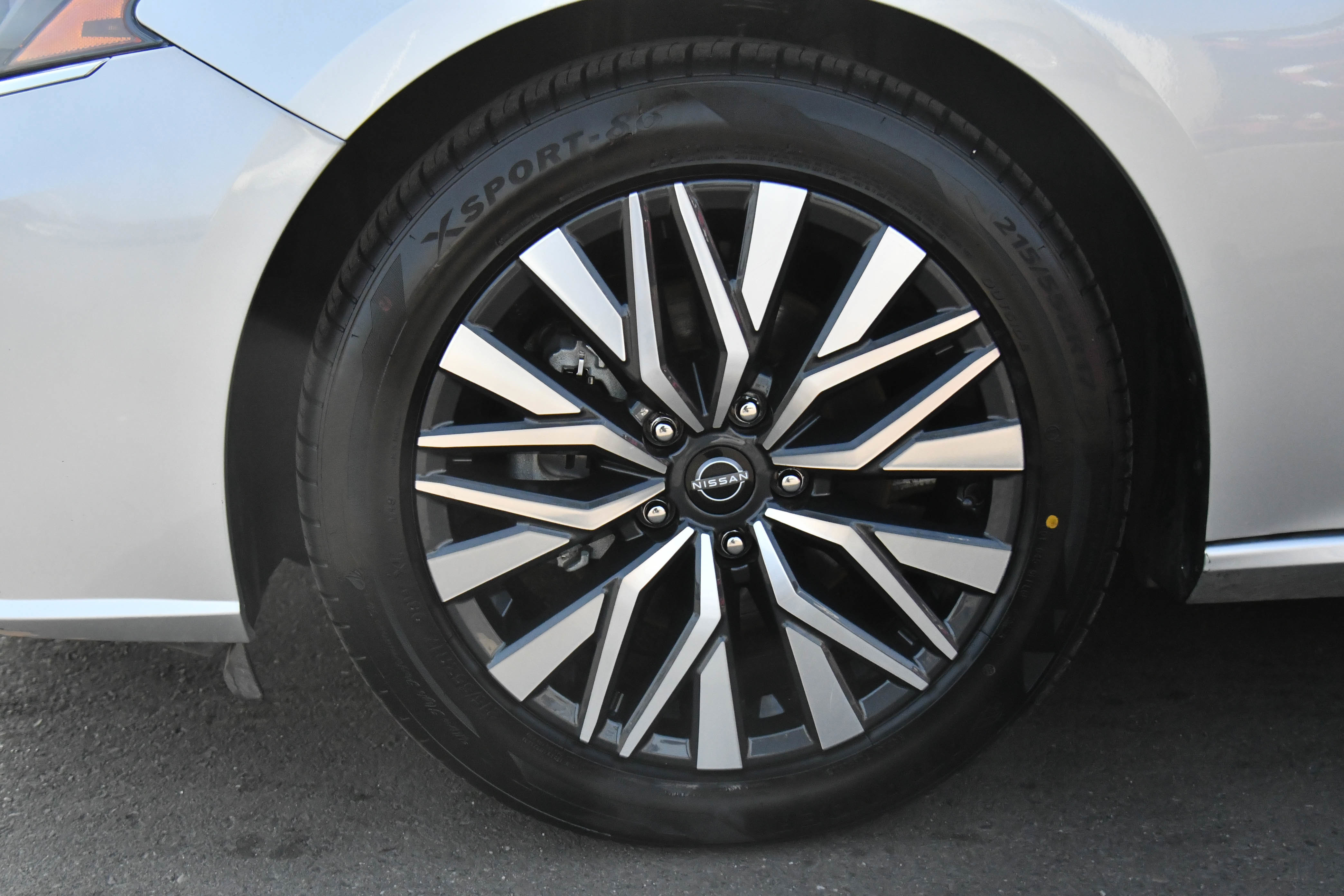 Used 2024 Nissan Altima 2.5 SV image 12