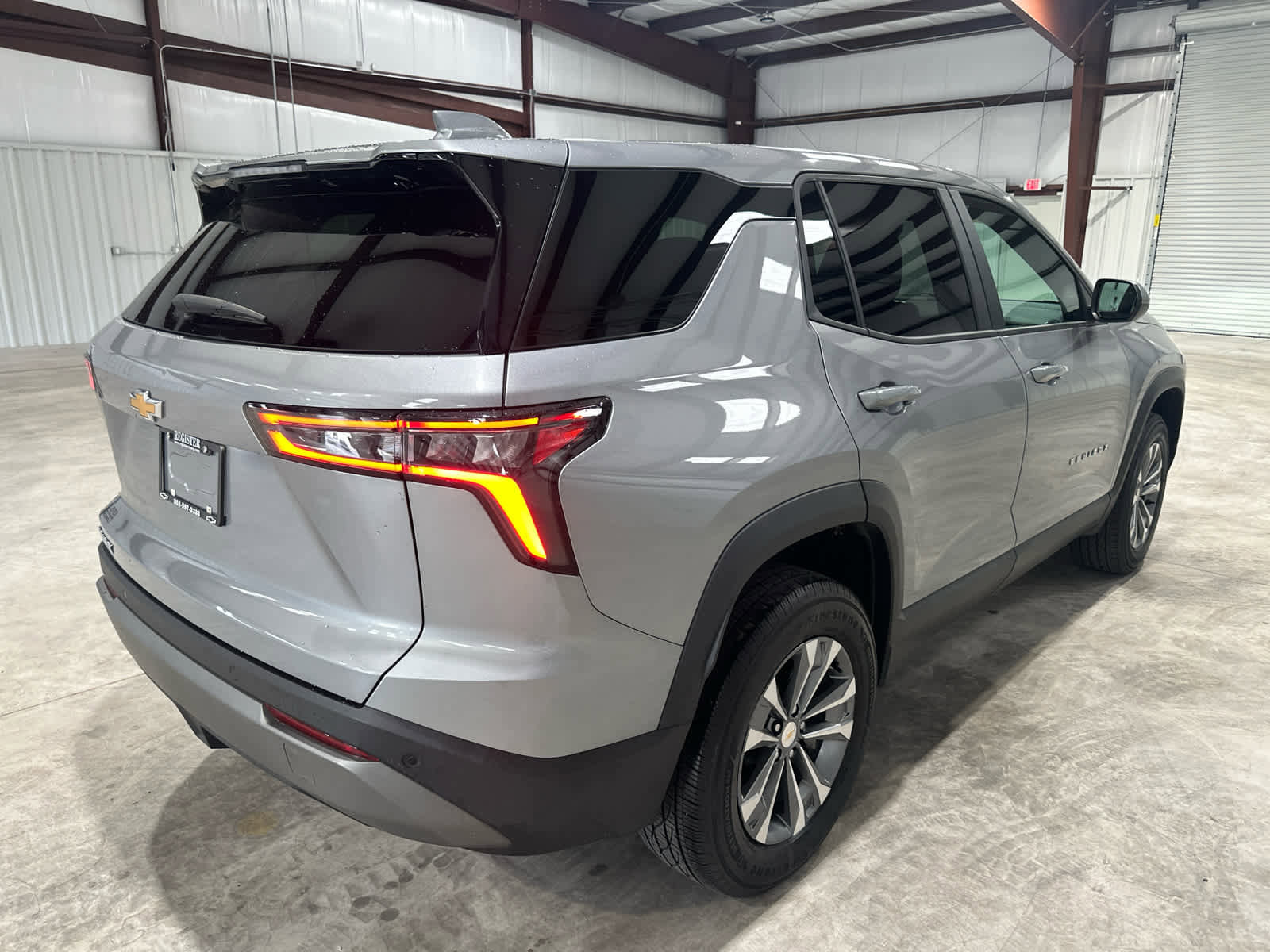 Used 2025 Chevrolet Equinox LT FWD image 5